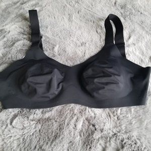 KNIX WEAR- Padded v-neck bra (BLACK)- SIZE 4